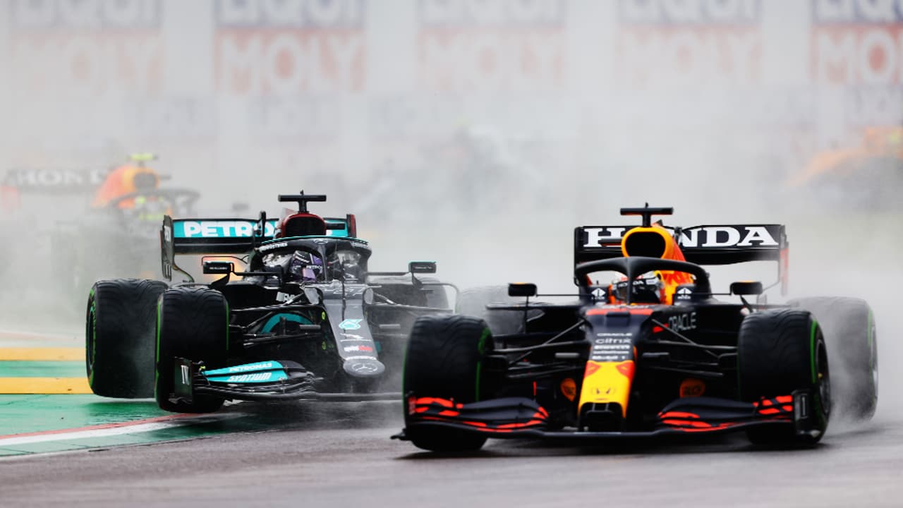 Max Verstappen gana y 'Checo' Pérez termina 12 por sus errores