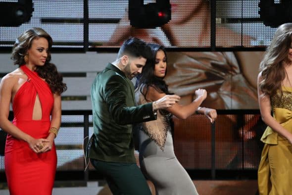 Nuestro lente intrépido te trae lo que no viste de esta gala que pareció sacada de una sesión de las Naciones Unidas. ¡Todo fue paz y amor!