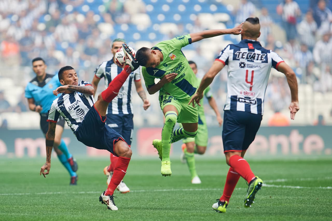 Dos penales bien cobrados por Nicolás Sánchez le otorgan el primer punto del Clausura 2020 a Rayados; Morelia también sumó su primera unidad.