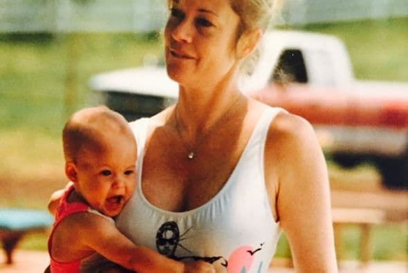 Otra más con Dakota en bikinazo.