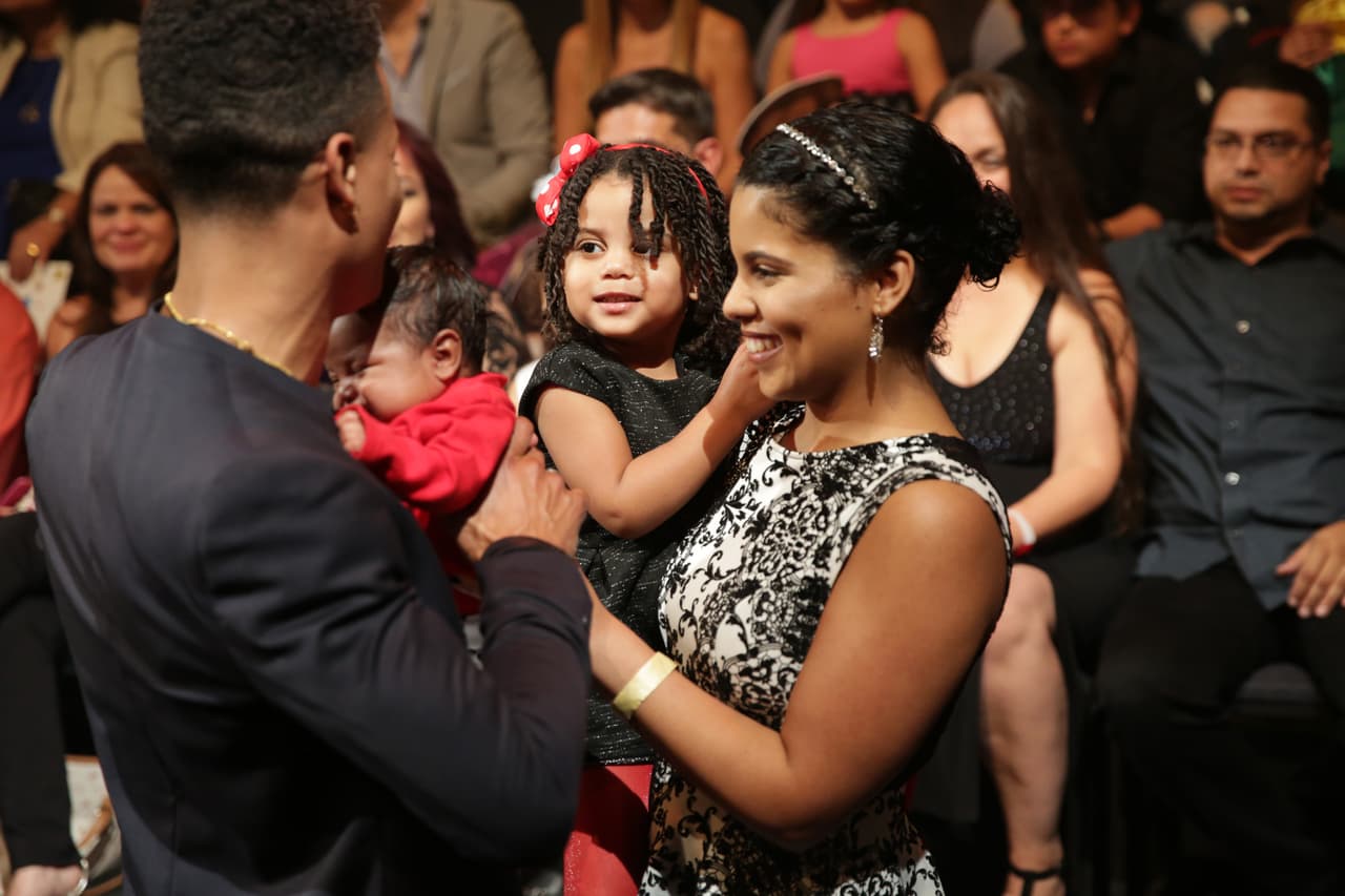 Y su nena también lo miraba con mucho amor. ¡Felicidades, Christian!