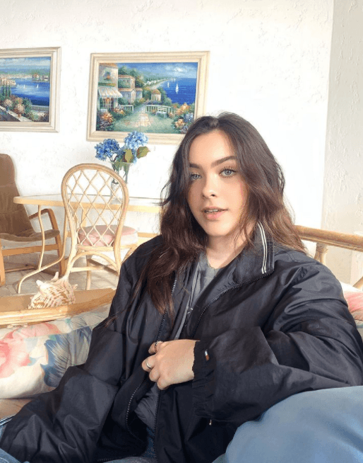 La joven ya debutó como actriz en Luis Miguel: La Serie, al interpretar el personaje de Diana Correa, una joven que sería el nuevo lanzamiento de la disquera de Luis Rey, en España.