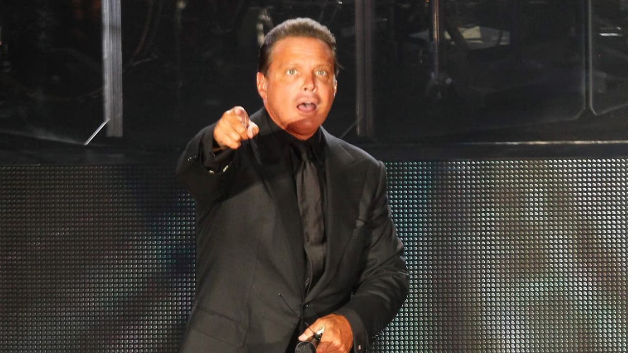 En la que claro, además de muchas chicas hermosas, el rumor señala que el intérprete no dejó de tomar.