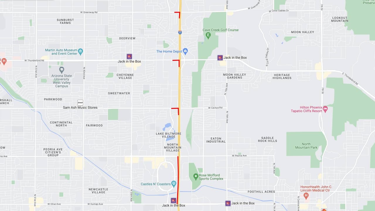 <b>I-17 sur</b>
<br>La I-17 en dirección sur cerrará entre las avenidas Peoria y Dunlap desde las 10 p.m. del viernes, hasta las 10 p.m. del domingo.
<br>
<br>Las rampas de acceso a la I-17 en dirección sur en las carreteras Greenway, Thunderbird y Cactus estarán cerradas. La vía lateral de la I-17 en dirección sur estará cerrada entre las avenidas Peoria y Dunlap.
<br>
<br>
<b>Rutas alternas</b>
<br>El circuito 101 hacia la ruta estatal 51 en dirección sur es una ruta de autopista alternativa hacia el área del aeropuerto Sky Harbor.
<br>
<br>Los conductores de la I-17 en dirección sur también pueden considerar salir antes del cierre y utilizar las avenidas 19 o 35 en dirección sur para viajar más allá del cierre.