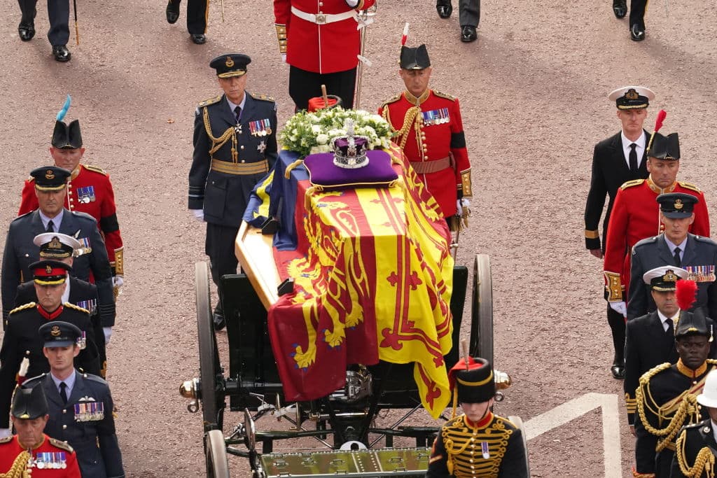 La "cureña" que trasladó el féretro de la Reina Isabel II en su funeral.