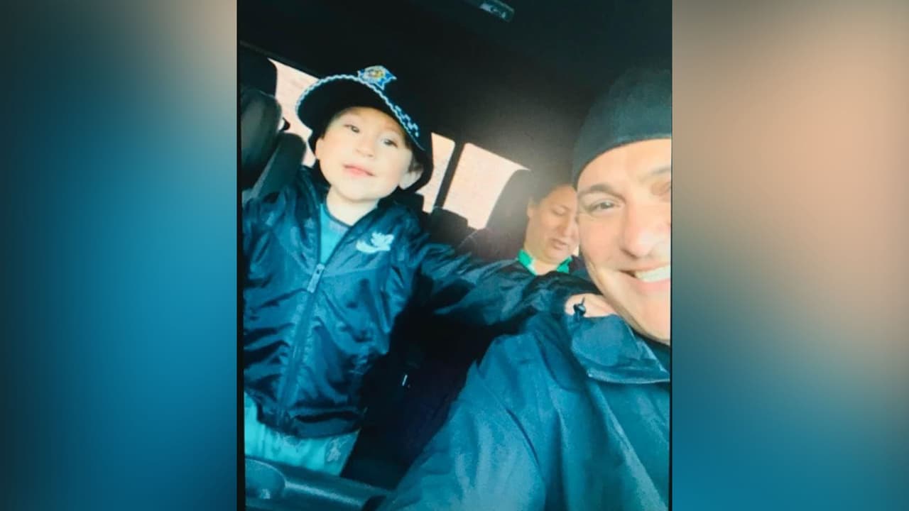 Yañez es "esposo amoroso de Brenda y un padre adorador de su hijo de casi 3 años CJ". "
<b>Seguimos esperanzados por una recuperación milagrosa pero tenemos que prepararnos para lo que está por venir. Siempre rezaremos por la estabilidad de los vasos sanguíneos de su cerebro</b>", puntualizaron en el Go Fund Me.