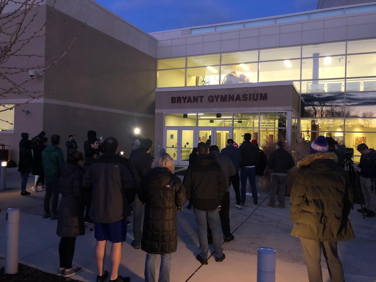 Cuando se confirmó la muerte de Bryant, Lower Merion era sede de juegos de baloncesto intramuros dentro del gimnasio Kobe Bryant.
<br>