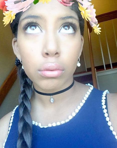 A sus 16 años, Jeidismar ha pasado por experiencias fuertes que marcaron su vida. Su hermano murió de cáncer y por él comenzó a cantar.