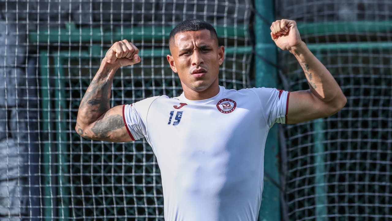 Yotún: “Chivas tiene mala suerte de enfrentar a Cruz Azul”
