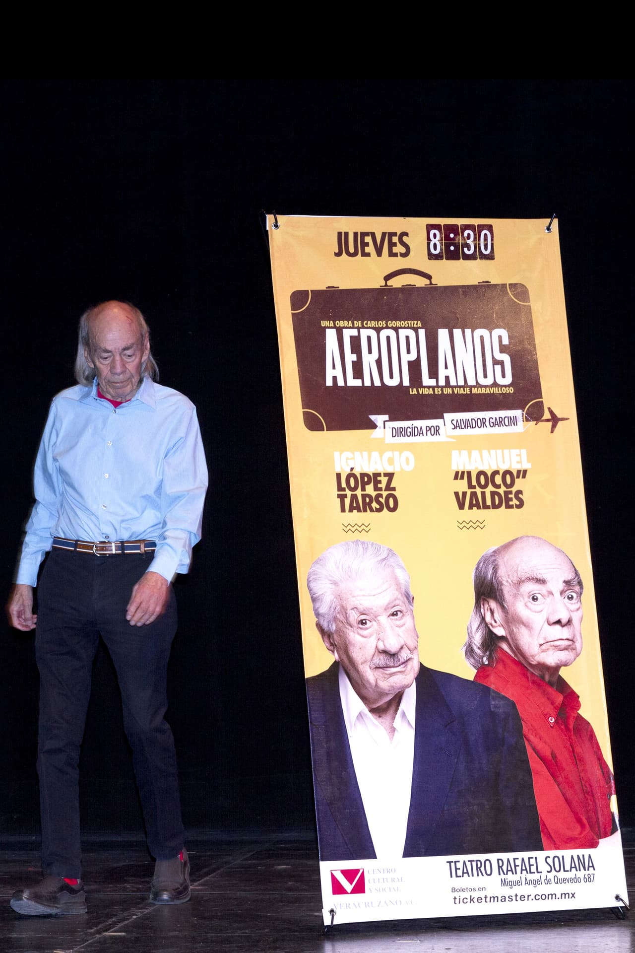 "La cosa es que ya tiene el ánimo, habló con Ignacio López Tarso que quiere trabajar y repetir la obra de 'Aeroplanos'", señaló.