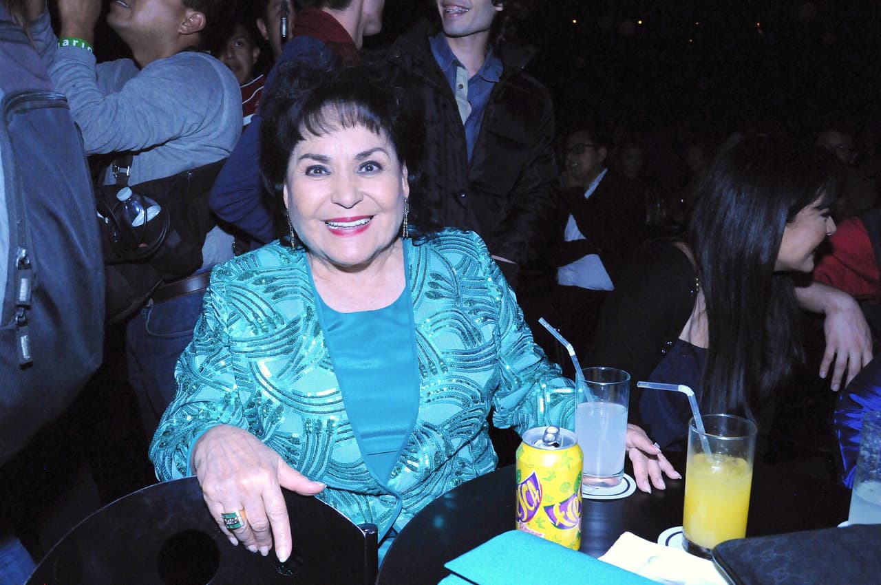 <b>“No tienes por qué hablar mal del padre de tus hijos.</b> Se ponen a hablar del padre de sus hijos, ¿cómo te pones a acusarlo de adicto?” dijo la productora musical de la obra Aventurera en defensa del actor Jorge Salinas, cuando su exesposa, Fátima Bottigo, denunció al actor por maltrato.