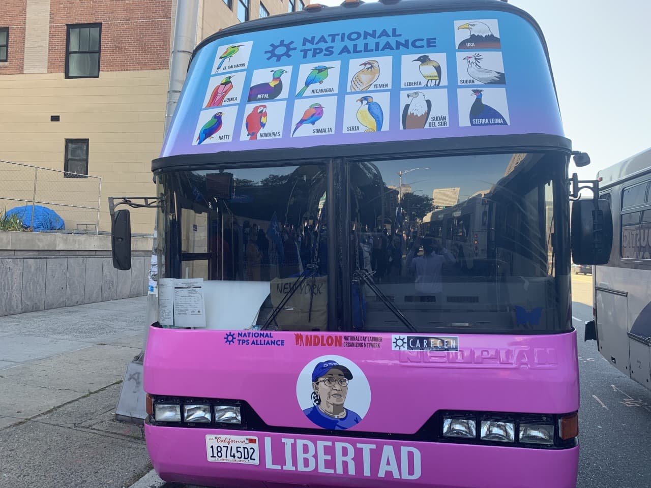 Han sido cientos cientos de millas en 48 días han recorrido desde california a Nueva Jersey en su autobús llamado la ruta de la justicia.