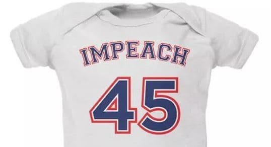 Uno de los productos de la discordia, una camisa para bebé.