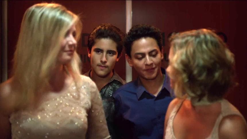 En Chicago, ‘El Moreno’ y su amigo Arturo Meza se preparaban para festejar toda la noche por el éxito de su primer cargamento cruzado.