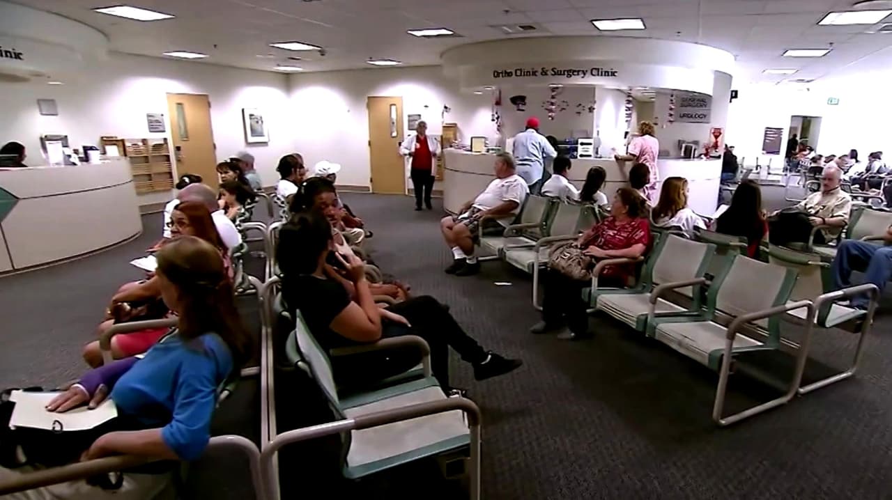 ¿Comer o recibir atención médica? Estadounidenses sacrifican gastos diarios para cubrir costos de salud