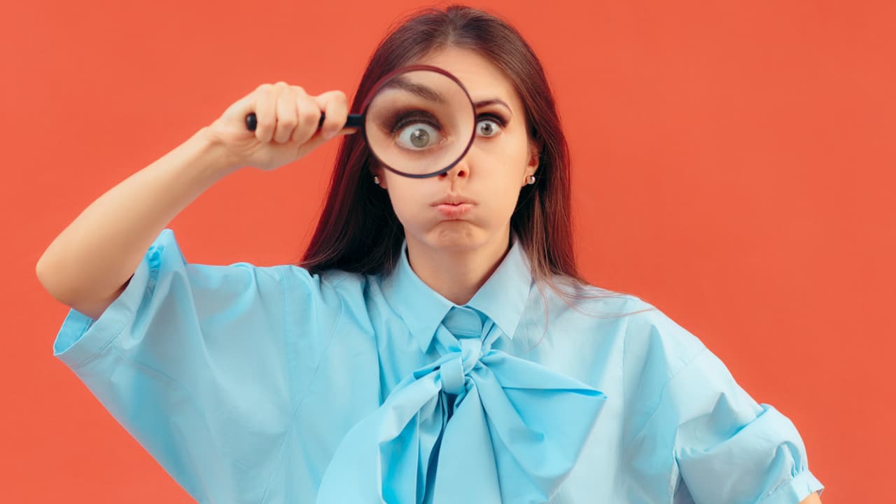 <b><u>Virgo</u></b>
<br>El mayor peligro que se presenta en tu signo es a nivel de comprensión, o sea, debido a tu naturaleza, tu forma correcta de analizar, de querer las cosas rectas y propias, surgen contradicciones que tienden a volverte muy crítico en momentos que debías ser más diplomático. Esa forma de expresarte, sin cortapisas, criticando fuertemente aquello que consideras mal hecho tiende a buscarte muchos enemigos que te ven como alguien entremetido, criticón y fuera de lugar.