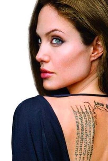 Pero si de boquitas antojables hablamos, la primera que se viene a la mente de los caballeros es la de Angelina Jolie.