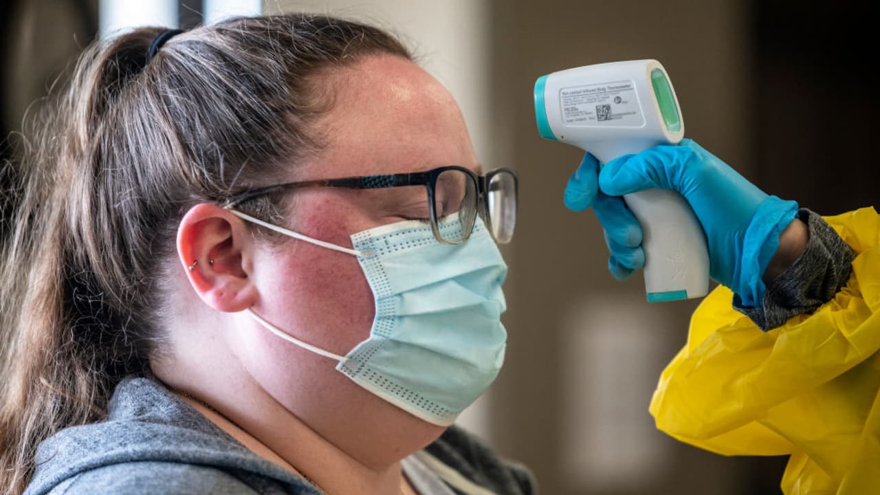 Proyecciones en el condado Dallas indican que no se alcanzará la inmunidad contra el coronavirus para junio