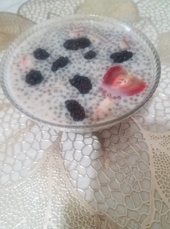 <b>Información nutricional de este desayuno (por porción)</b>
<br>Calorías: 250
<br>Proteína: 5 g
<br>Grasa total: 10 g
<br>Grasa saturada: 3 g
<br>Carbohidratos: 24 g
<br>Fibra: 11 g
<br>Azúcar añadido: 0 g