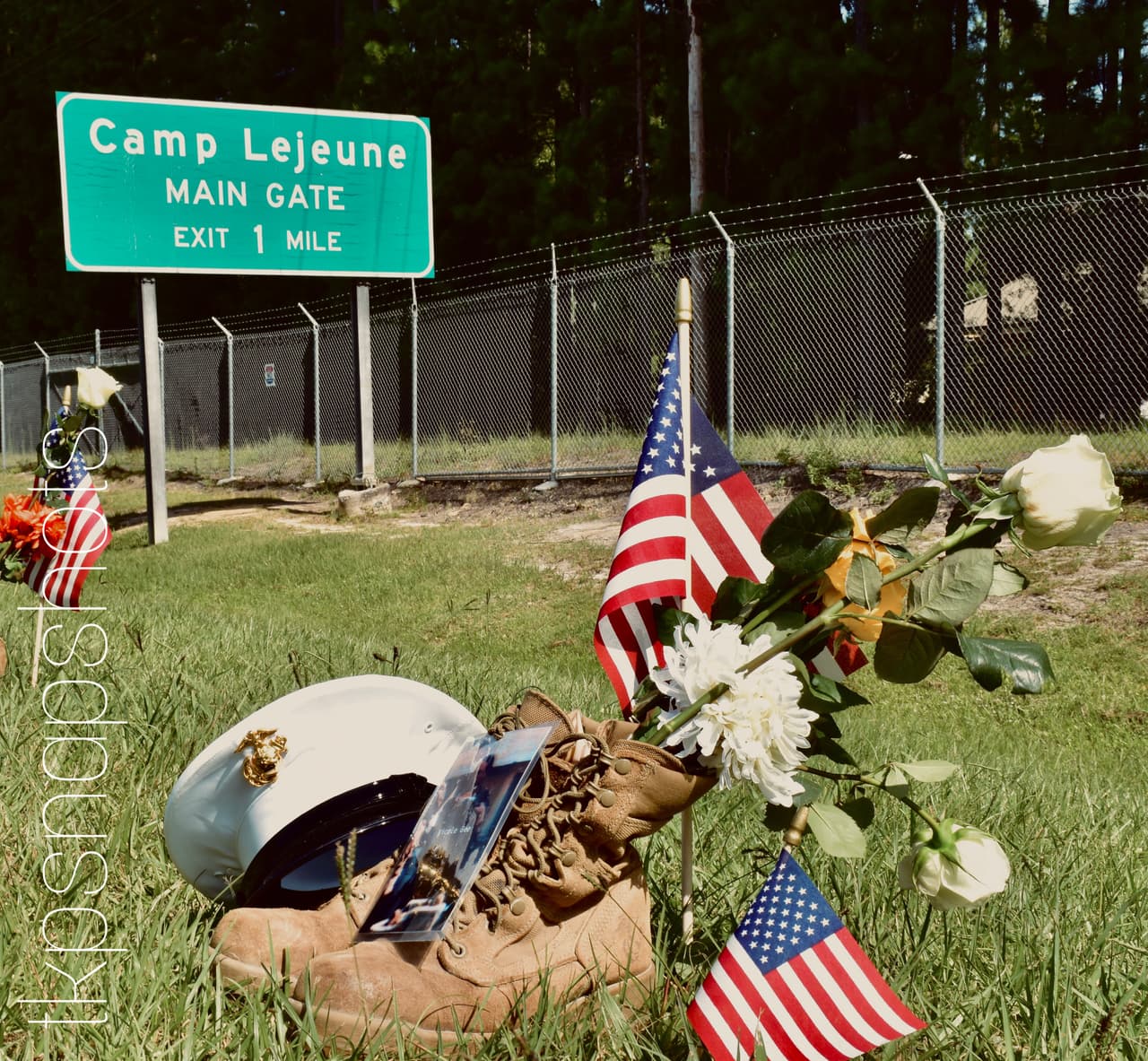 “Nuestra unidad lamenta la inmensa pérdida de la sargento, nuestros miembros del servicio caídos y el pueblo afgano que perdió la vida en este ataque (...) Continuaremos brindando apoyo a todos los afectados”, dijo el comandante general del 2do Grupo de Logística Marina, Forrest C. Poole III.