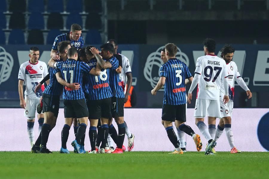 Atalanta propina una goliza al Crotone por 5-1, marcando su cuarta victoria consecutiva y quedando sólo a siete puntos del líder. Gosens, Palomino, Muriel Fruto, Ilicic y Miranchuck fueron los goleadores de la noche, mientras que el gol en solitario por parte de los 'Tiburones' fue de Nwankwo.