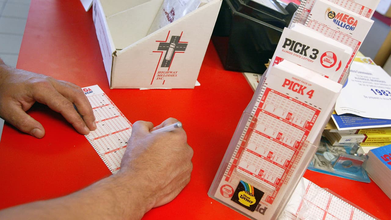 Más de 8,000 compartirán un premio de la lotería de Illinois ¿por qué?