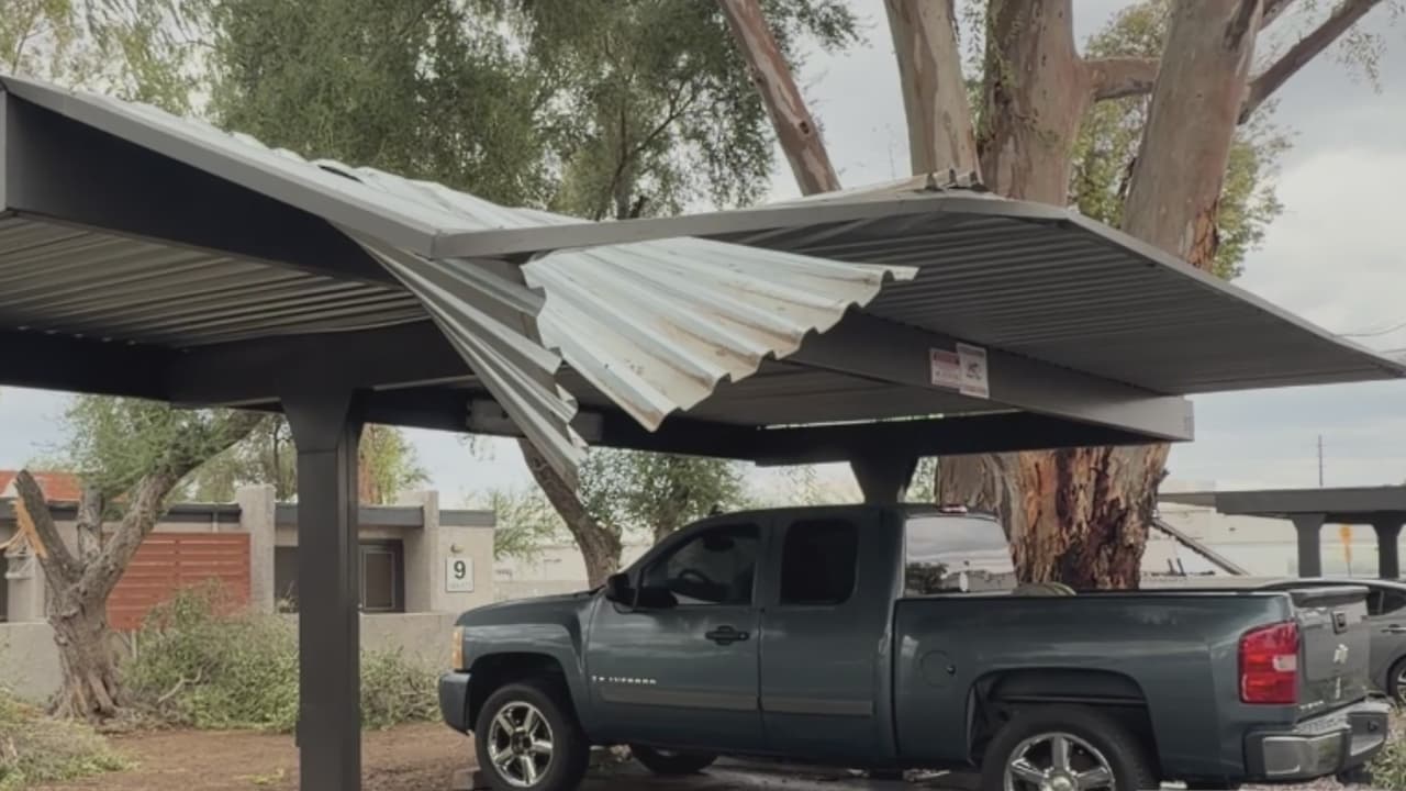 Tormenta con fuertes vientos deja severos daños e inundaciones en el condado Maricopa