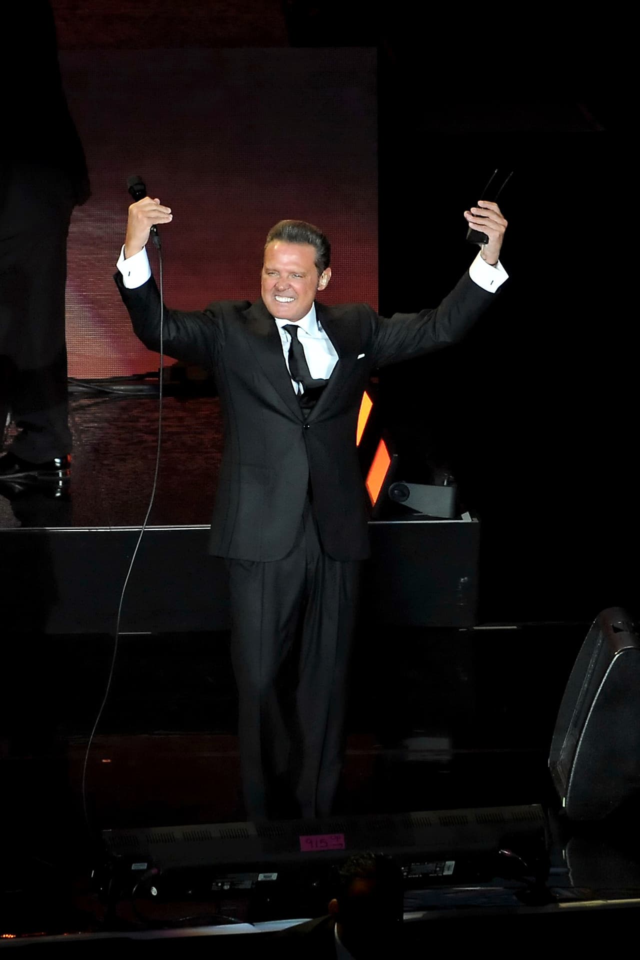 A sus 47 años, Luis Miguel tiene en su haber 29 discos que incluyen recopilaciones y grabaciones en vivo. Entre sus premios destacan cinco GRAMMY y cuatro Latin GRAMMY.