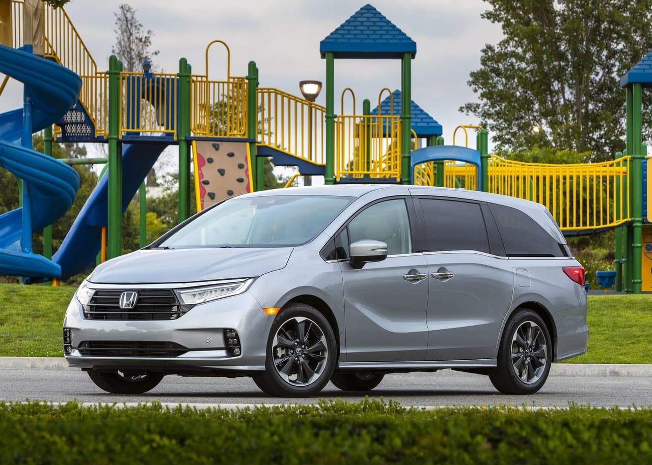 <h3 class="cms-H3-H3"><b>7. Honda Odyssey</b></h3>
<br>
<br>La Honda Odyssey actualmente es fabricada en Lincoln, Alabama. Comparado al ranking del año pasado, esta minivan cayó de la posición 5 a la 7. Su precio inicial es de $32,090.
<br>
