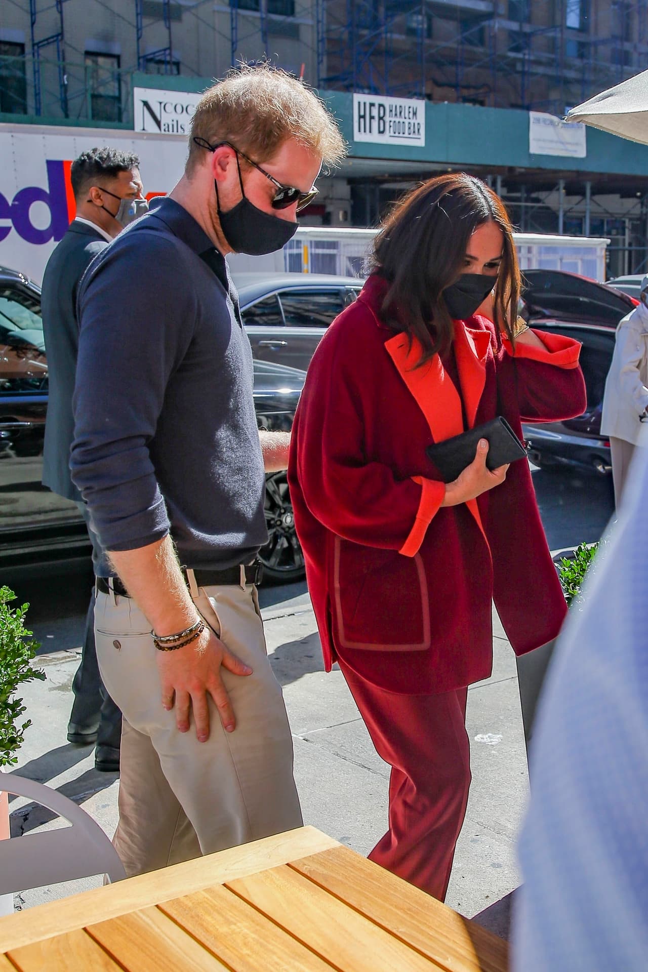 Según la prensa británica, se tiene previsto que Meghan Markle y el príncipe Harry viajen al Reino Unido en junio próximo para las celebraciones del 
<b><a href="https://www.univision.com/noticias/sin-rollo-extra/ira-meghan-markle-al-jubileo-de-la-reina-isabel-ii-su-padre-si-confirmo-que-asistira-y-lo-discutimos-en-sin-rollo-extra-video" target="_blank">jubileo de platino de la reina Isabel. </a></b>
<br>