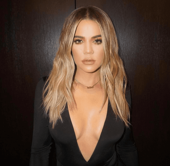 Asi es como Khloé se ha dejado ver a través de sus redes sociales.