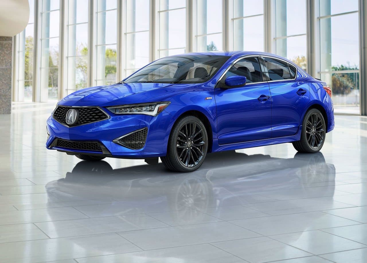 <b>Acura</b>
<br>
<br>Acura tiene en el mes de noviembre ofertas de arrendamiento para dos de sus modelos. Si calificas, puedes arrendar un Acura ILX 2019 por $219 al mes durante 36 meses (con una prima de $2,799 al momento de firmar). Así también, Acura ofrece un contrato de arrendamiento para el Acura MDX 2019 si nunca antes habías adquirido uno de sus modelos. Puedes conducir un MDX por $409 al mes durante 36 meses con $2,999 de prima al momento de firmar.
<br>
<br>En imagen: Acura ILX 2019
<br>