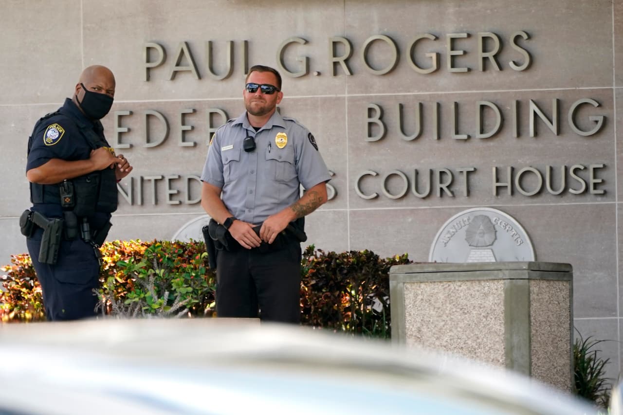 Juez está a favor de que se publiquen partes de la declaración jurada del allanamiento a Trump