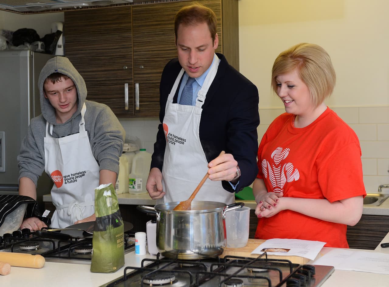 "Tener un lugar al que llamar hogar es precioso... Para aquellos que no tienen un lugar al que llamar hogar, la pandemia ha sido aún más aterradora", comentó acerca de la situación que han enfrentado millones de personas alrededor del mundo.
<br>