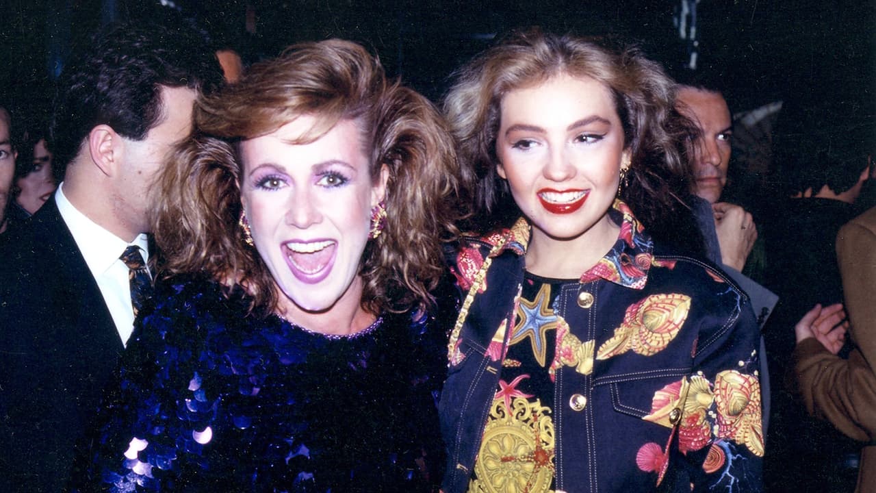 Thalía descubrió su gusto por los escenarios gracias a su hermana Laura Zapata quien la llevaba a las obras de teatro en las que participaba.