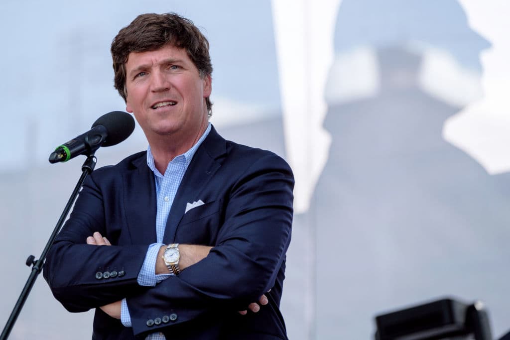 De cuando el presentador Tucker Carlson pedía favores a Hunter Biden, ahora frecuente blanco de sus críticas
