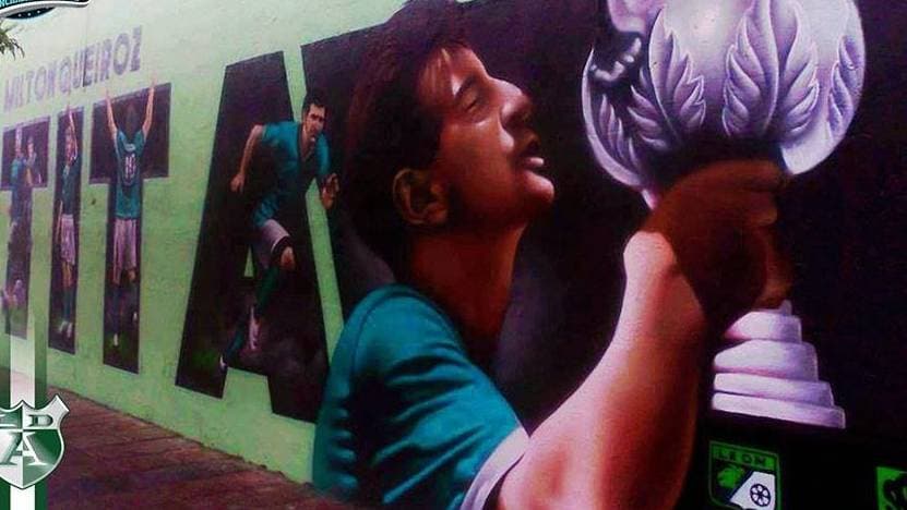 La afición del León recuerda a uno de sus ídolos: Milton Queiroz 'Tita'.