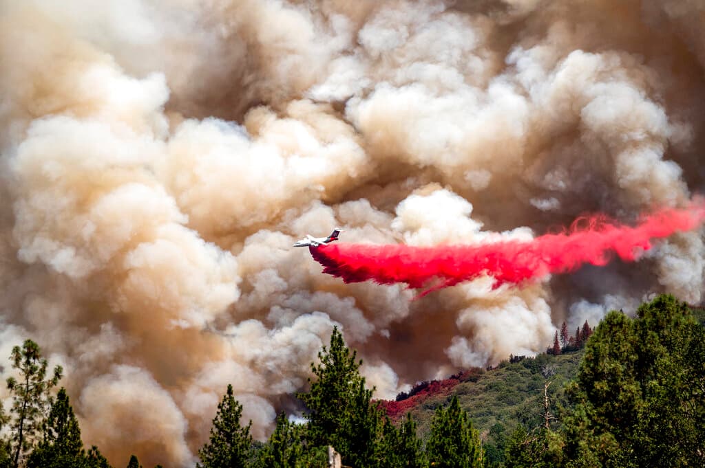 El humo del incendio Oak, en el condado de Mariposa, comenzó a llegar este domingo a la zona norte de California; principalmente a la región sur de Lake Tahoe y Truckee.