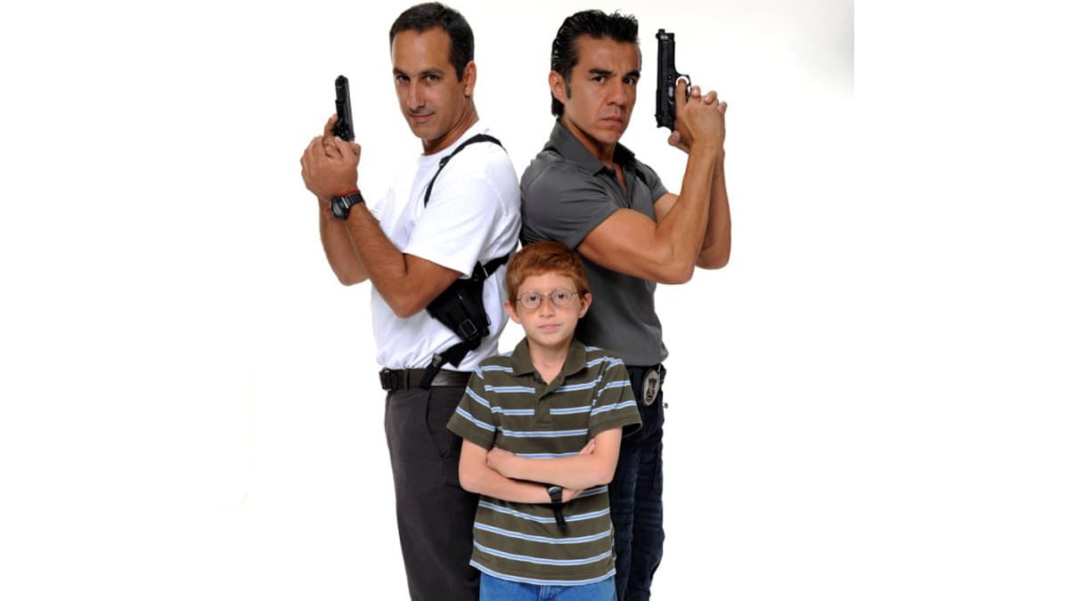 En 2009 
<b>Octavio Ocaña</b> protagonizó la serie Hermanos y Detectives junto a Julio Bracho y Adrián Uribe. Éste último lamentó su muerte en Instagram: "Descansa en paz querido Octavio. Mi más sentido pésame para tu familia".