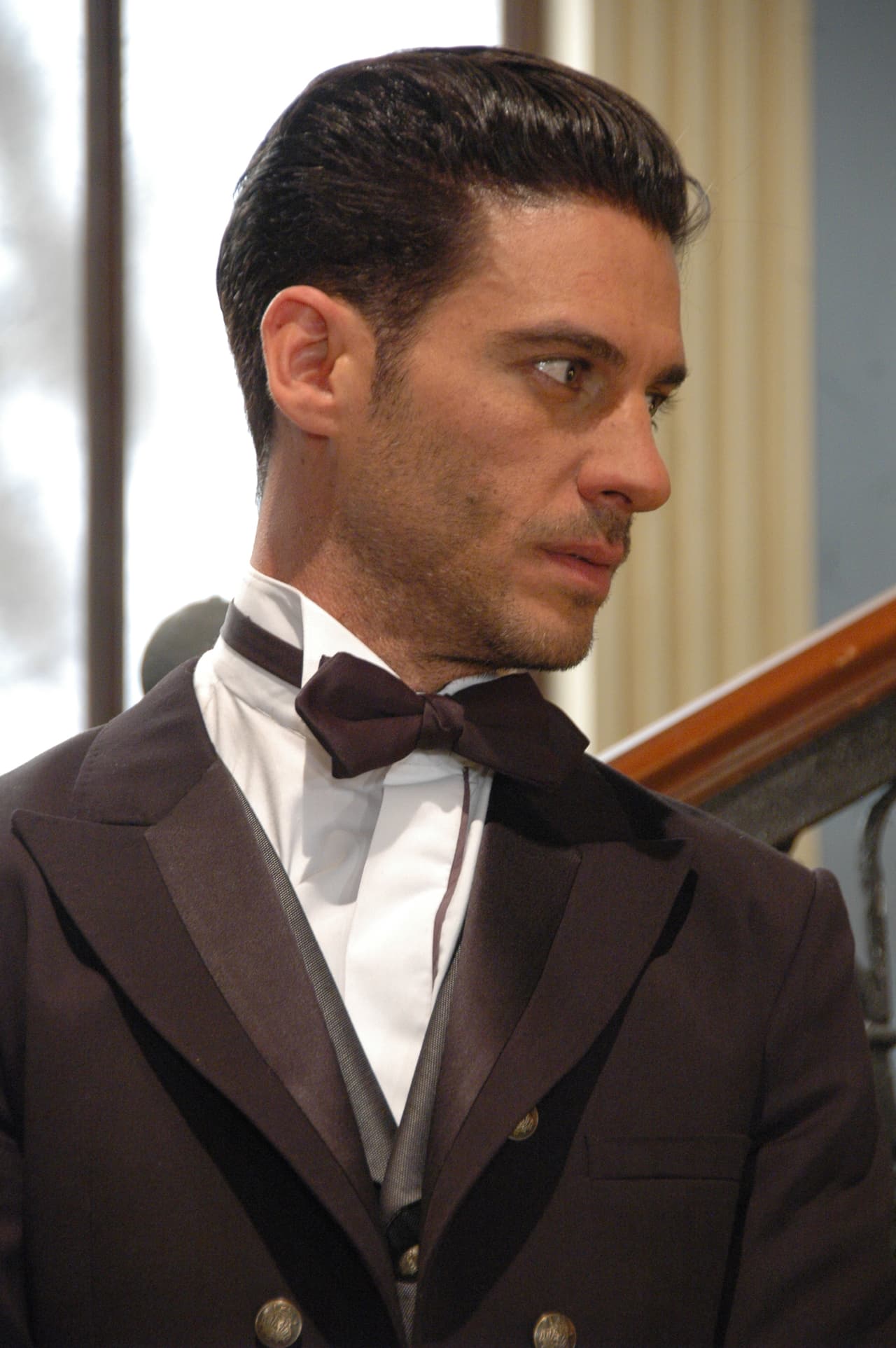 Las diferencias de clases sociales, no será impedimento para el amor entre Julio e Isabel.