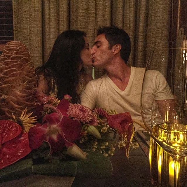 Con el postre llegó el anillo, la hija de Eugenio Derbez pensó que se trataba de una equivocación de mesa.