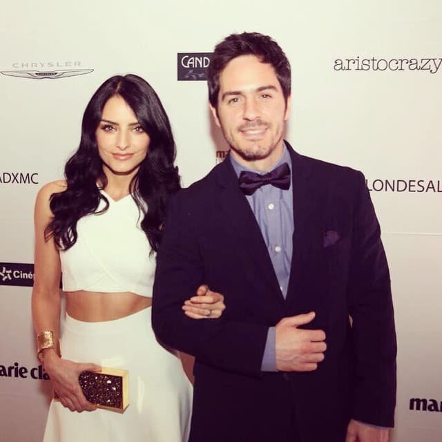 Aislinn Derbez también es una de las famosas que ha encontrado el amor en la actuación, ya que fue durante la filmación de la película 'A la mala' que conoció a su ahora esposo Mauricio Ochmann.