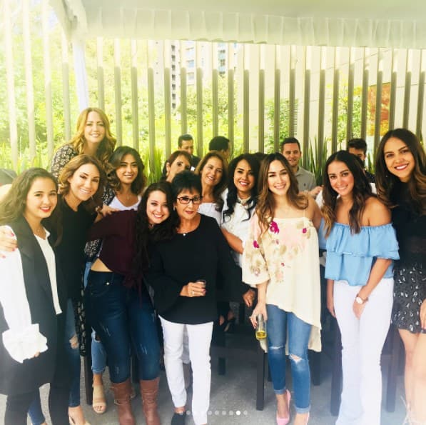 La familia Legarreta echó la casa por la ventana para celebrar a don Juan y muchos familiares acudieron al festejo.