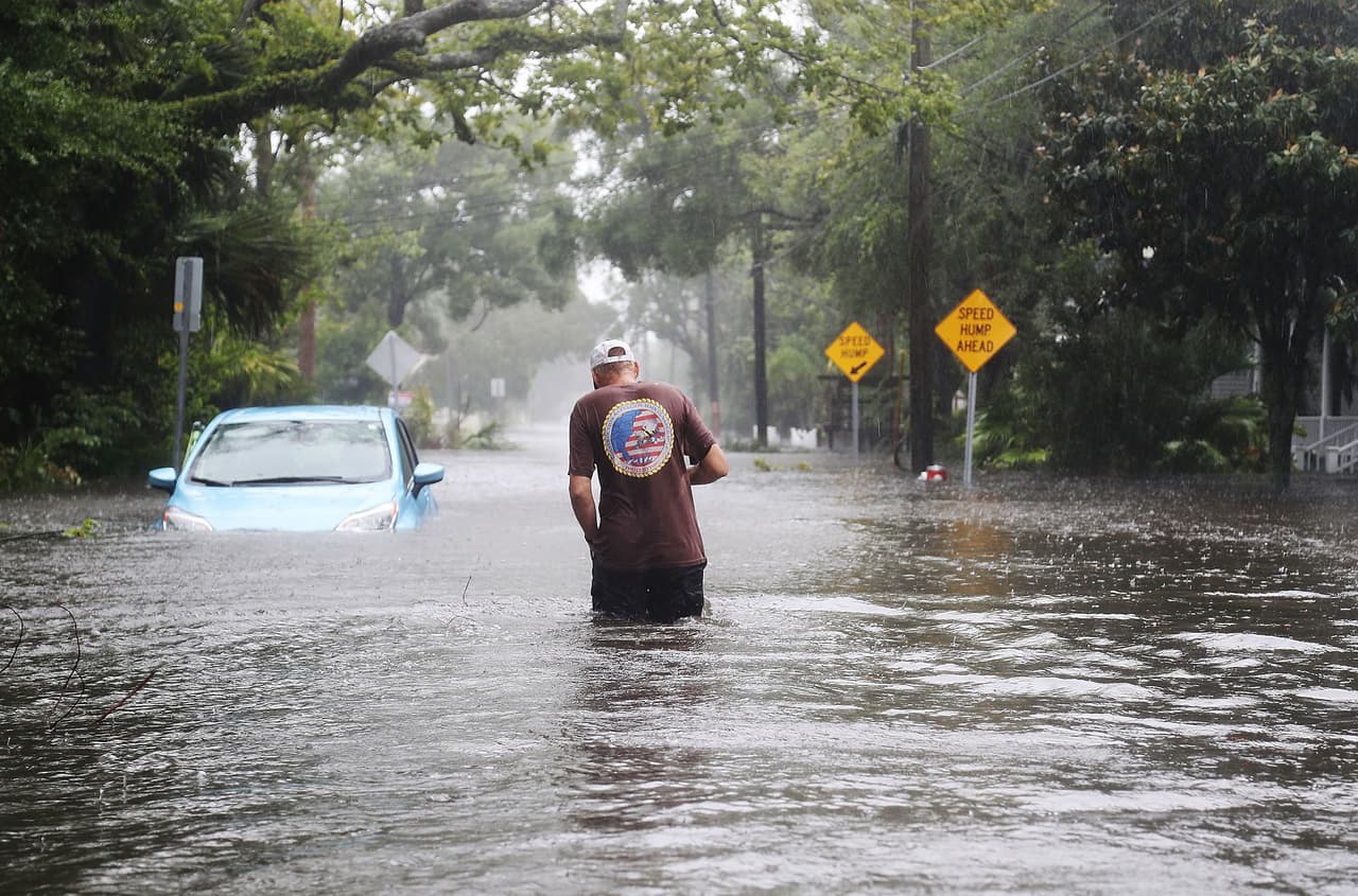 Inmigrantes que perdieron documentos por Matthew serán atendidos de urgencia