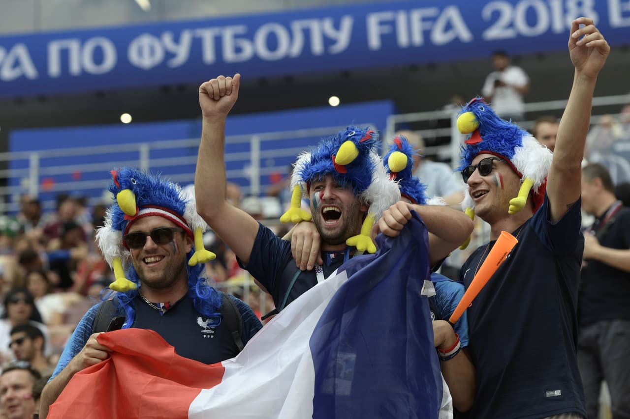 El estadio de Luzhnikí, así como sus cercanías, se colmaron de fanáticos daneses y franceses que pusieron el buen ambiente para vivir una jornada innolvidable del Mundial de Rusia 2018.