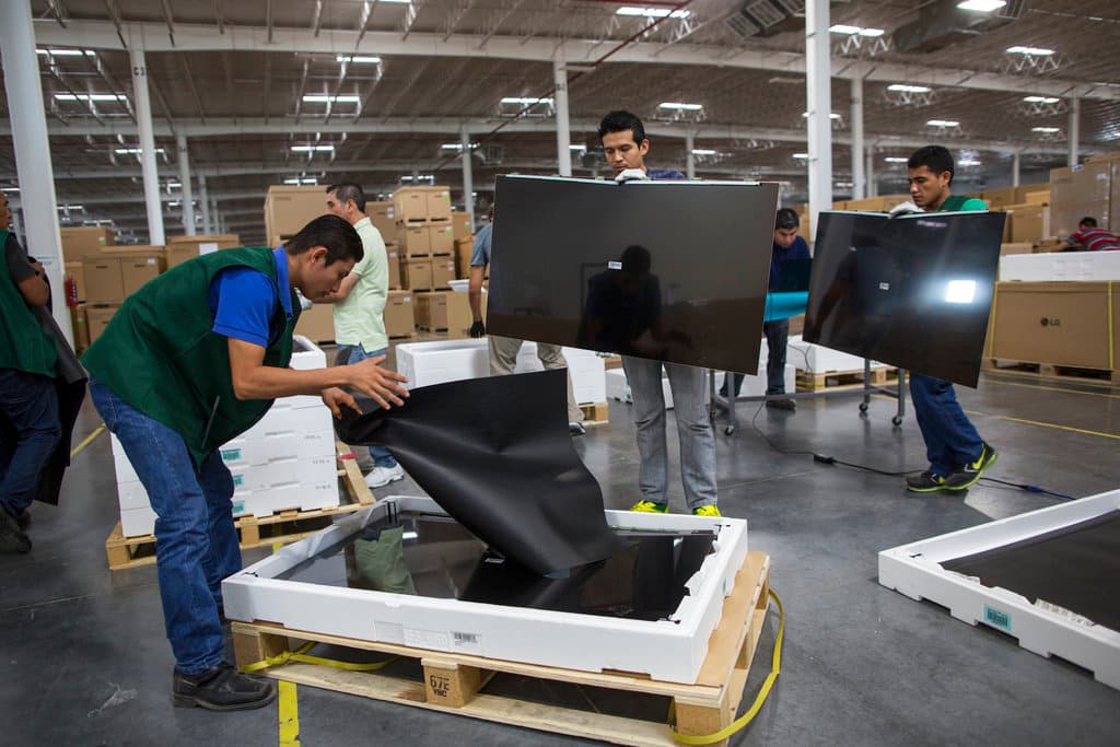 Empresarios mexicanos de la frontera ponen la mirada en los mercados en su país ante los aranceles de Trump