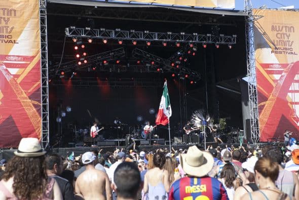 Miles de asistentes de todo el mundo disfrutaron de más de 180 presentaciones de bandas como Pearl Jam, Eminem y Outkast.