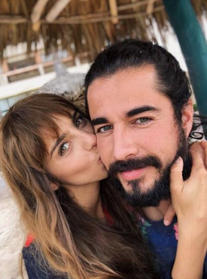 Josué comenzó a hacerse más importante en su vida con el paso del tiempo, pues la acompañó en los momentos más difíciles: “Él ha estado conmigo en los mejores y en los peores momentos, como fue la muerte de mi mamá, de mi abuela… También en mis proyectos de crecimiento”.
<br>