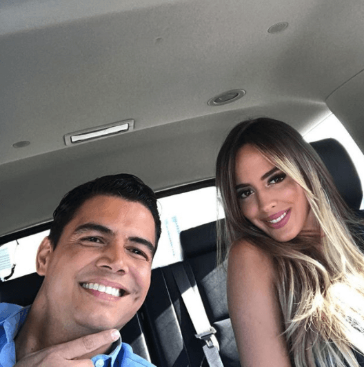 Además su trabajo tiene muchas recompensas, como poder estar al lado de bellezas como Shannon de Lima.