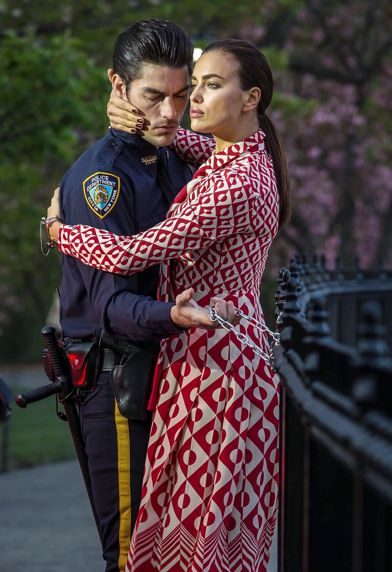 Eran las primeras horas de la mañana cuando la súper modelo ya estaba trabajando.